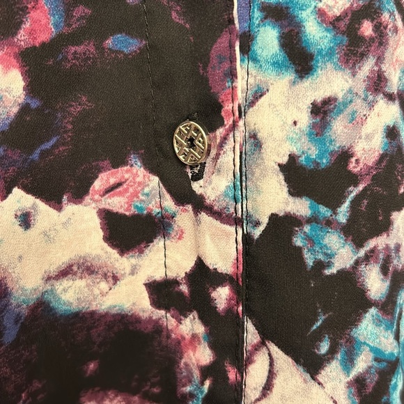 Jaclyn Smith Collection women’s XL Button-down blouse 100% polyester. Purple - Picture 14 of 14